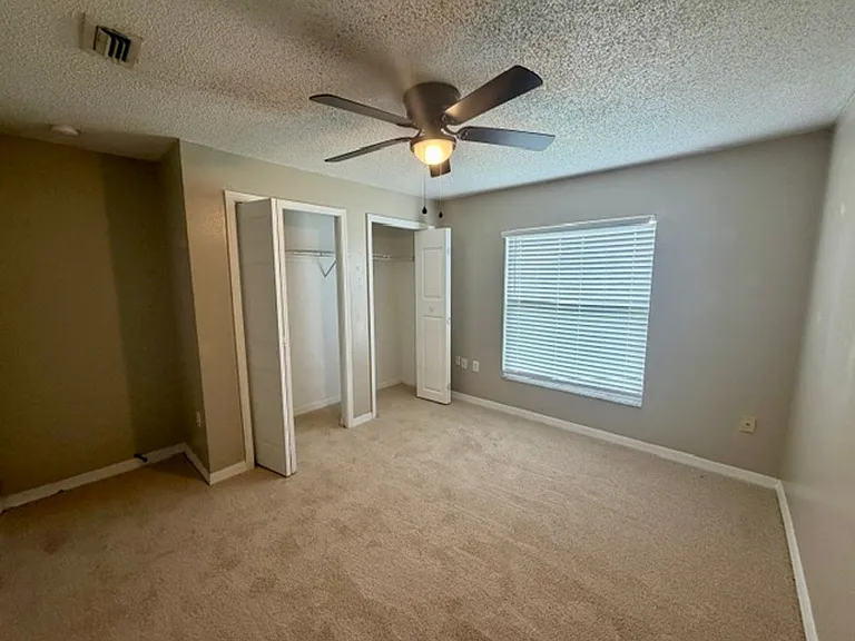 3175 Victoria Dr — Photo 12