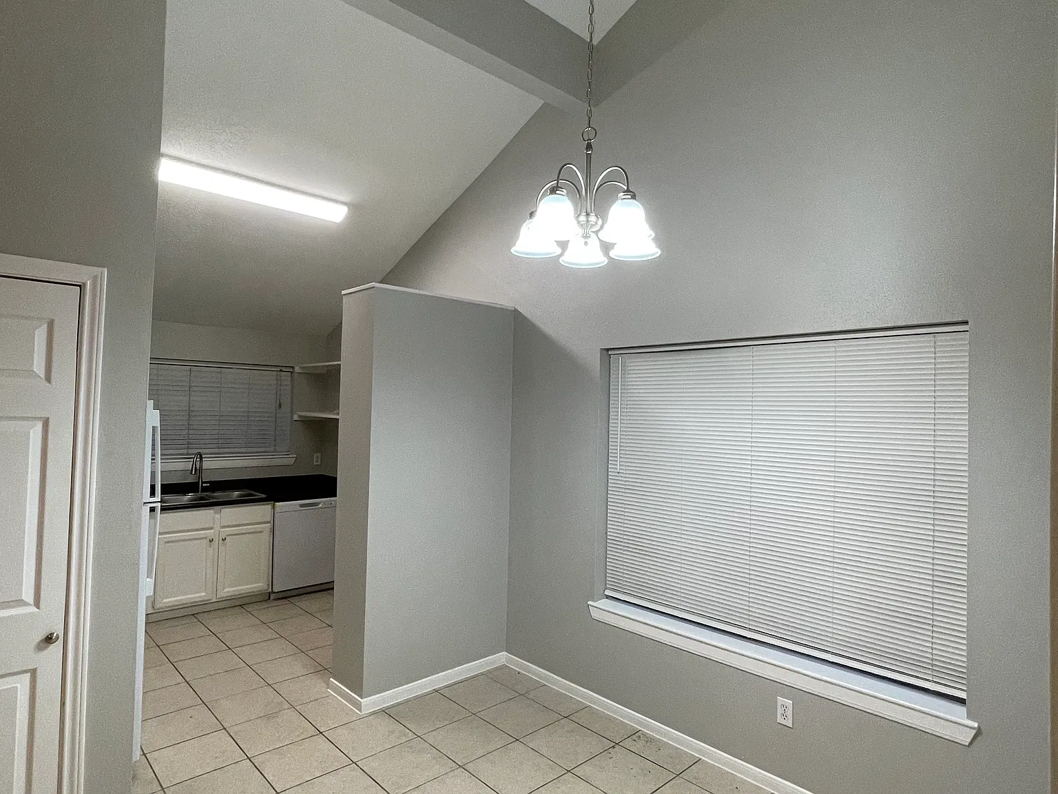 3 bed, 1152 sqft, $1,850 — Photo 4
