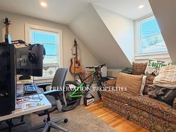 30 Ash St #2, Waltham, MA 02453