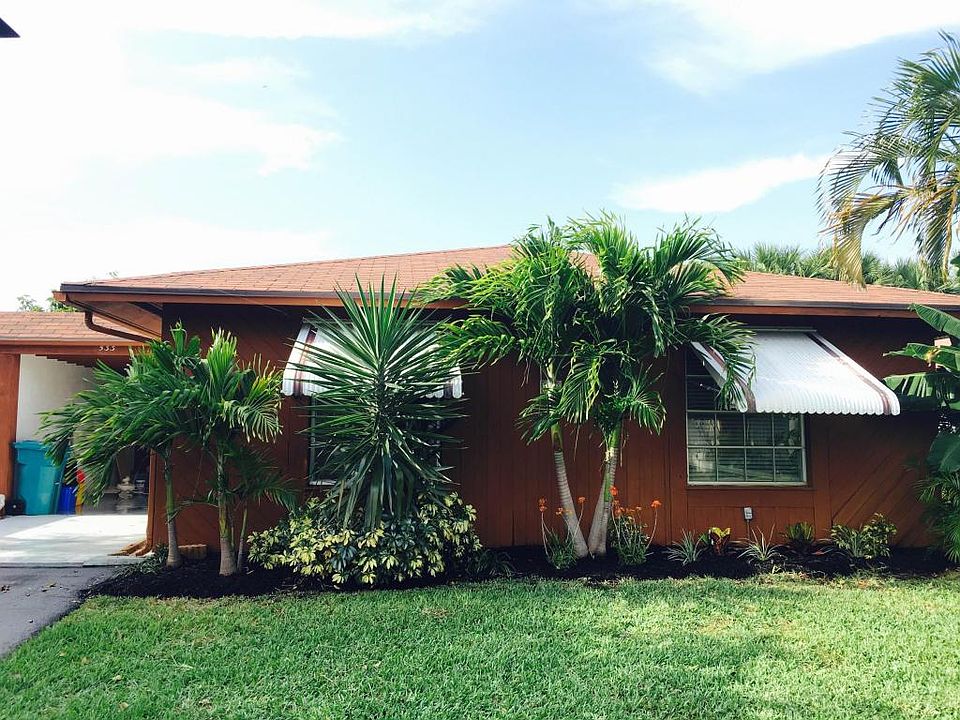 1st image of 533 SE 28th Cir
