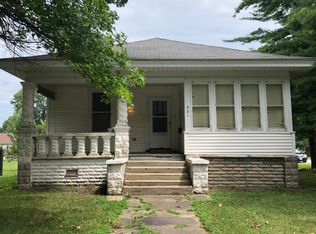 521 E Palm St, Roodhouse, IL 62082