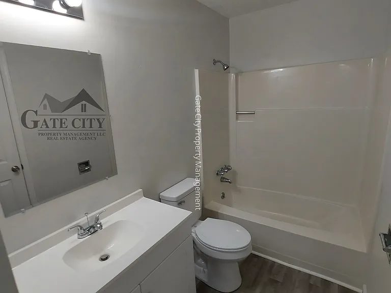 427 S Main St #8 — Photo 14