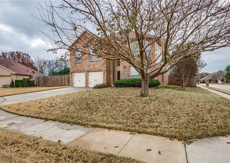1st image of 315 Waterford Oak Dr