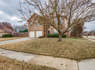 315 Waterford Oak Dr, Lake Dallas, TX 75065