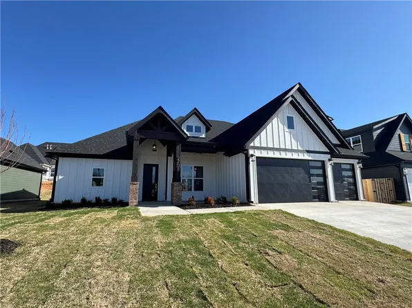 2708 Eris Ave, Lowell, AR 72745