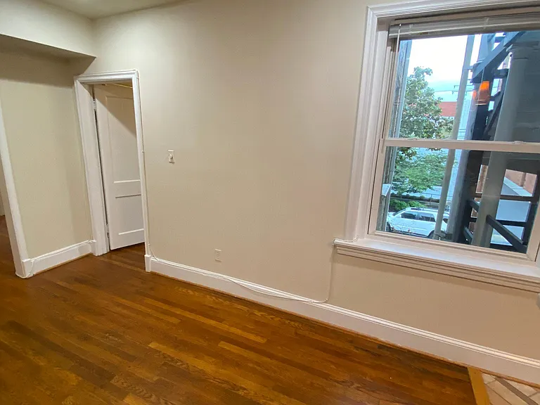3426 W Grace St #5 — Photo 37