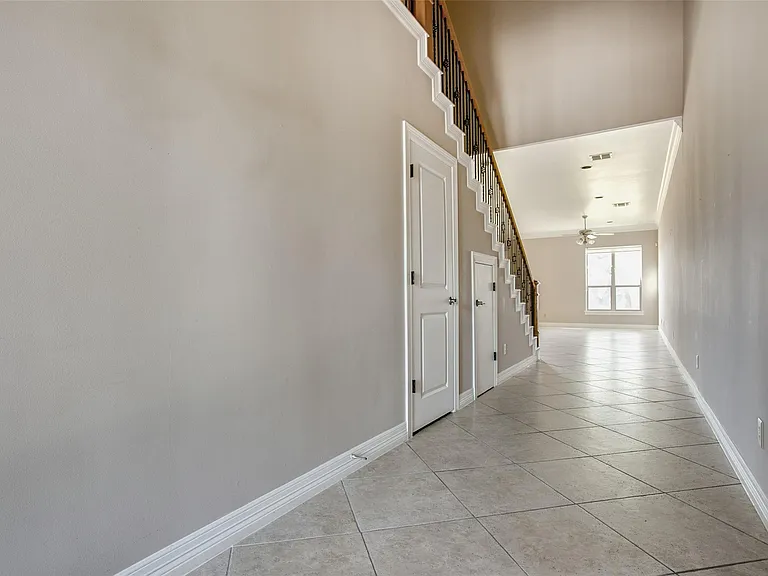 2506 Camden Park — Photo 4