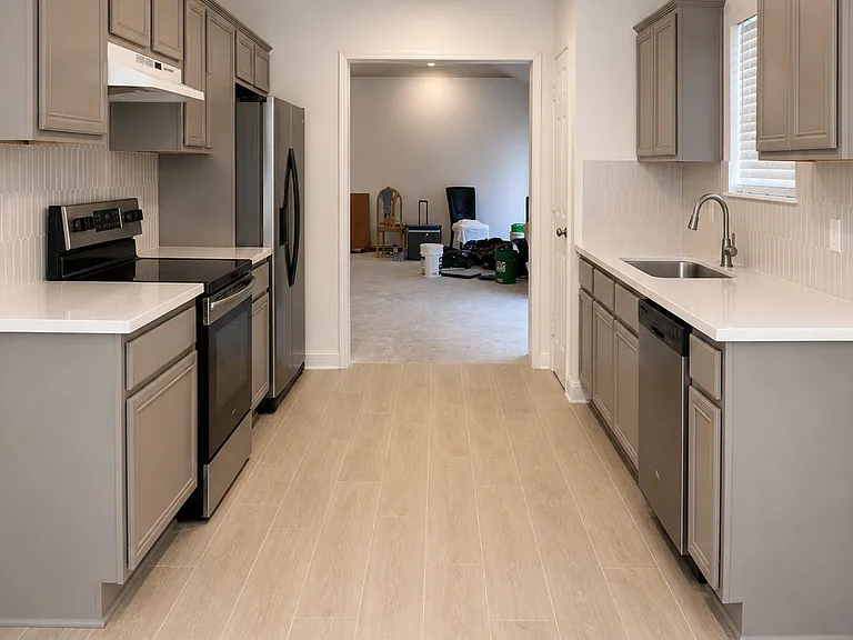 806 W Colony Dr — Photo 4