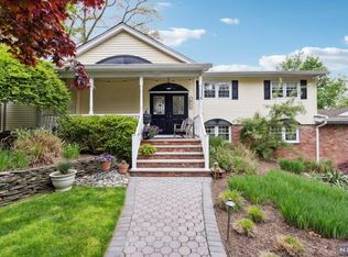 156 Leach Ave, Park Ridge, NJ 07656