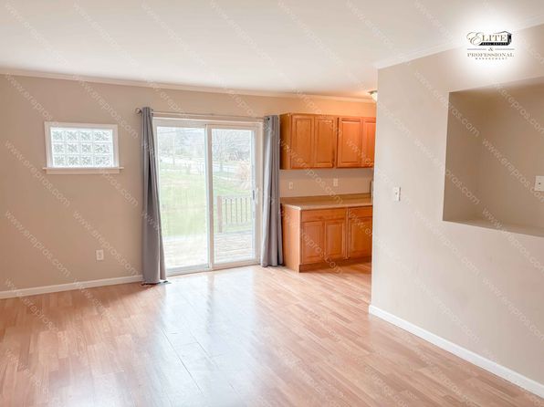 225 N Christine Cir