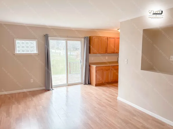 225 N Christine Cir, Mount Clemens, MI 48043