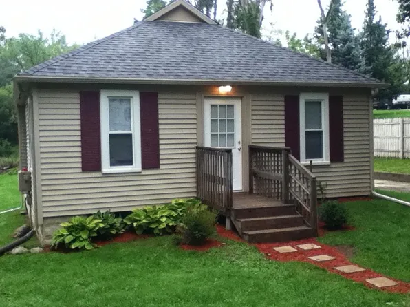 140 W High St, Metamora, MI 48455