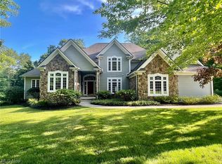 11661 Woodiebrook Rd, Chardon, OH 44024