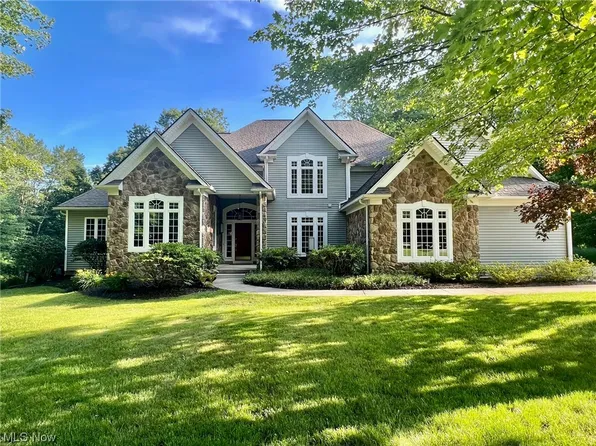 11661 Woodiebrook Rd, Chardon, OH 44024