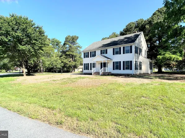 6824 Robin Dr, Seaford, DE 19973