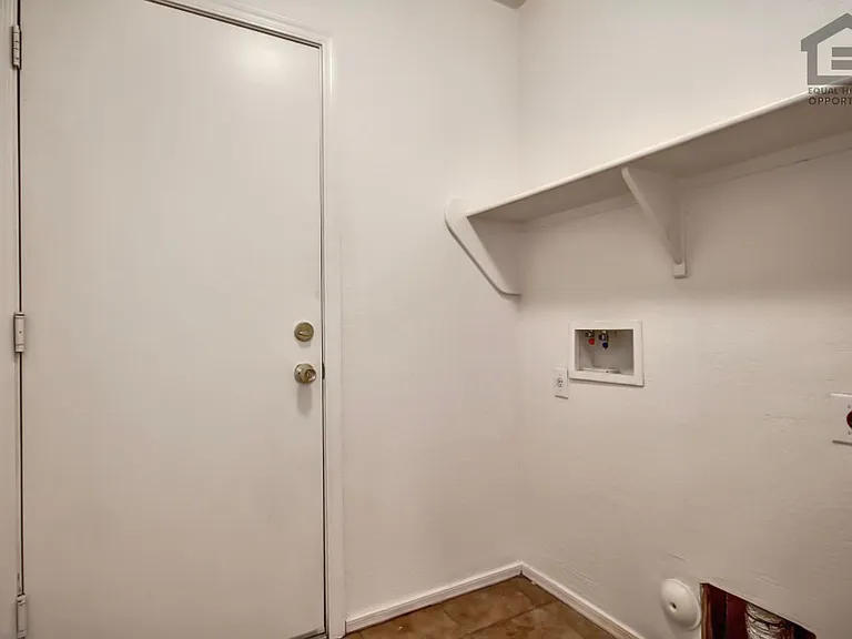 7407 S Sunrise Way — Photo 8