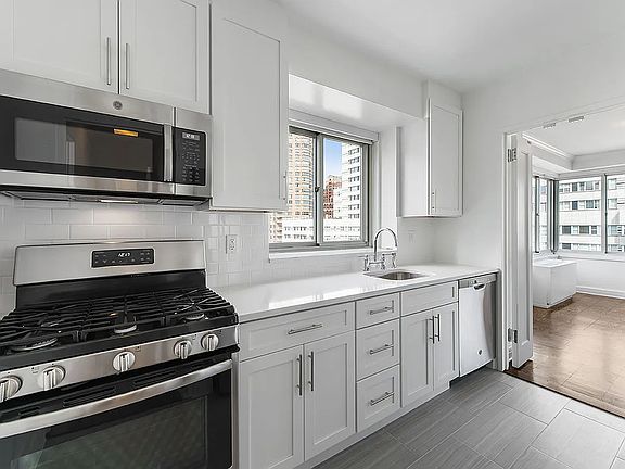 5th image of 254 E 68th St APT 23D