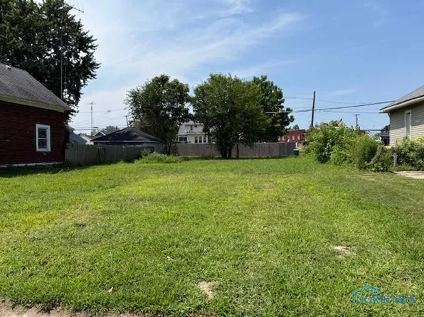 132 Walnut St, Rossford, OH 43460