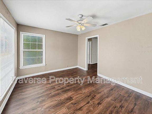 3rd image of 1409 Oliver St