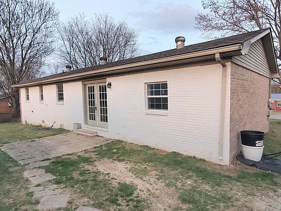 3rd image of 429 Circle Hill Dr