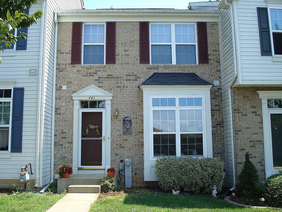 2nd image of 441 Amelanchier Ct
