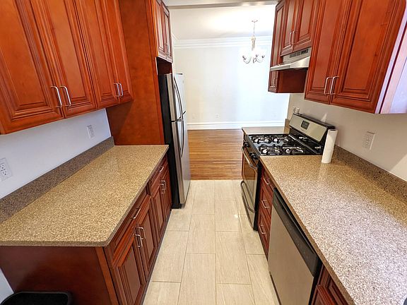 4th image of 1045 Cabrillo St #4