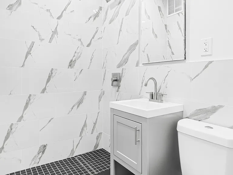 1471 1st Ave #2B — Photo 9