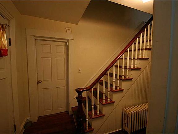 5th image of 285 Church St