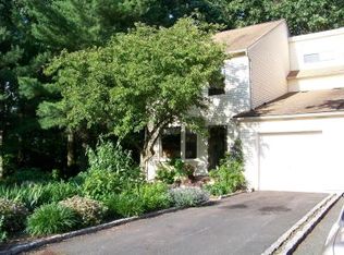 217 Burlington Ct, Flemington, NJ 08822