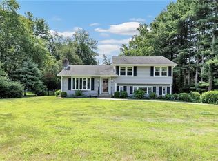 22 Soundview Dr, Shelton, CT 06484