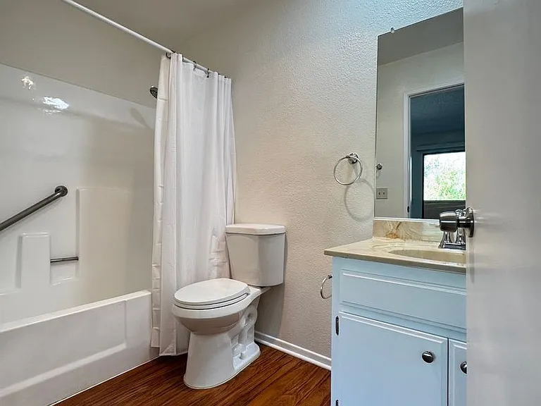 17740 Scherzinger Ln — Photo 33