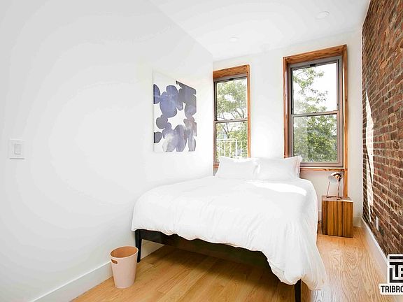 5th image of 291 Stanhope St #1D