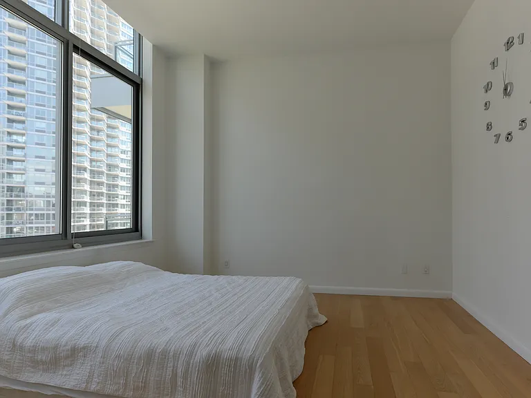 46-30 Center Blvd #1704 — Photo 9