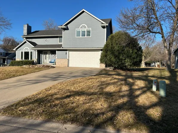 7325 Willow Ln, Minneapolis, MN 55444