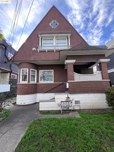 699 33rd St, Oakland, CA, 94609