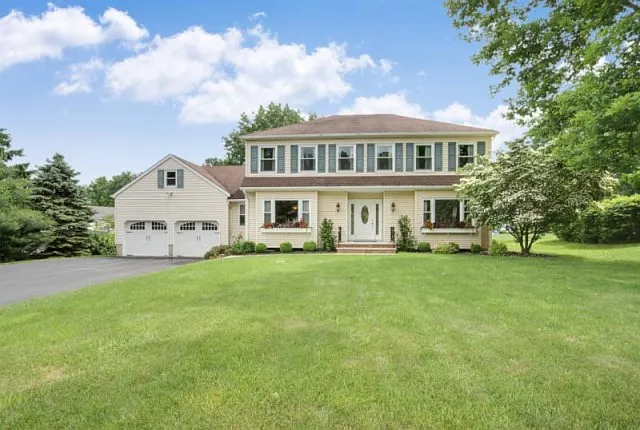 16 Gianna Ct photo 1