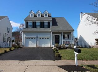 31 Cartier Dr, Franklin Park, NJ 08823