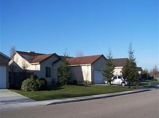 568 W Nevada St, Kingsburg, CA