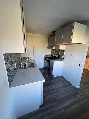 153 4th St #7 Photo 1