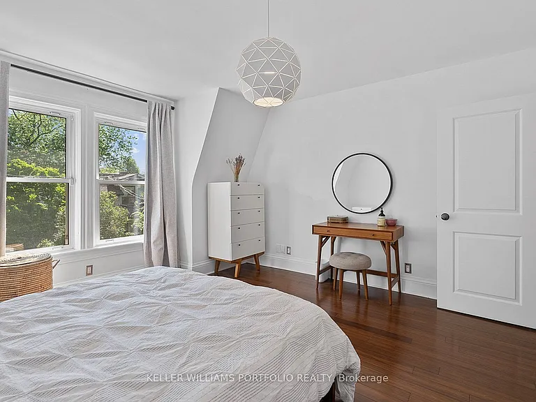 28 Tiverton Ave — Photo 25