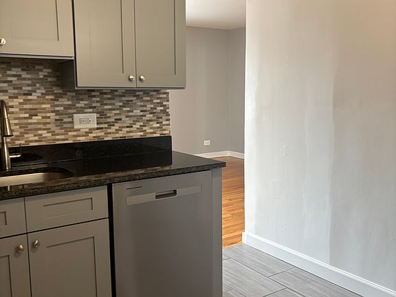 4th image of 1306 Carol St