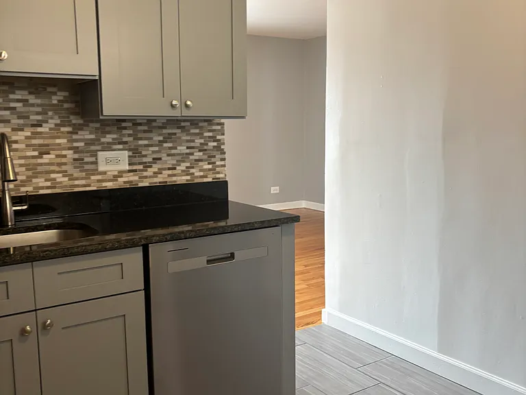 1306 Carol St — Photo 4