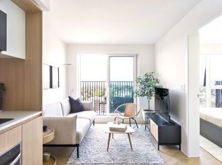 5055 Joyce, Vancouver, BC V5R 6B2