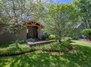 335 Gale Rd, Williamstown, MA 01267