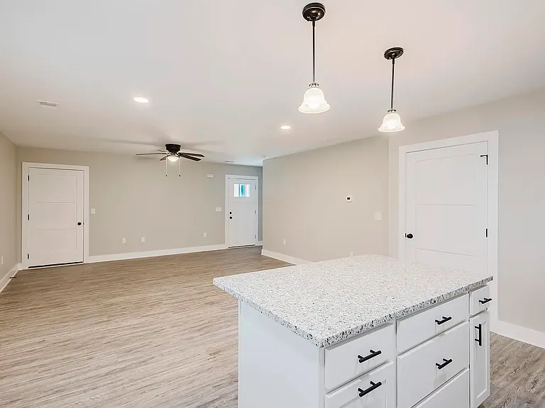 326 Elm St — Photo 3
