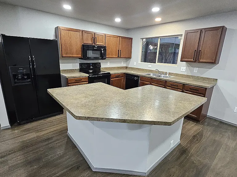 1401 Niagara Falls Ct — Photo 9