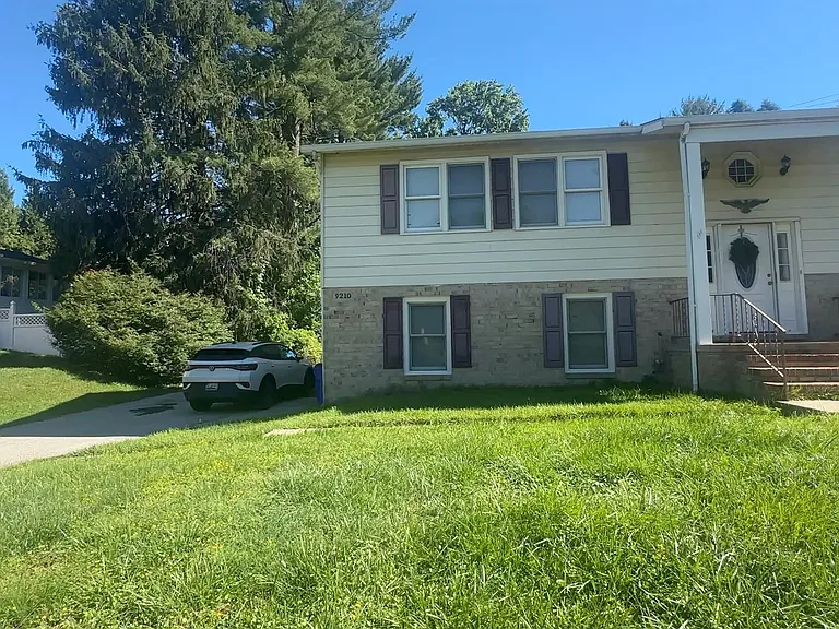 9210 Maple Rock Dr — Photo 10