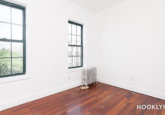 3rd image of 194 Humboldt St #4A