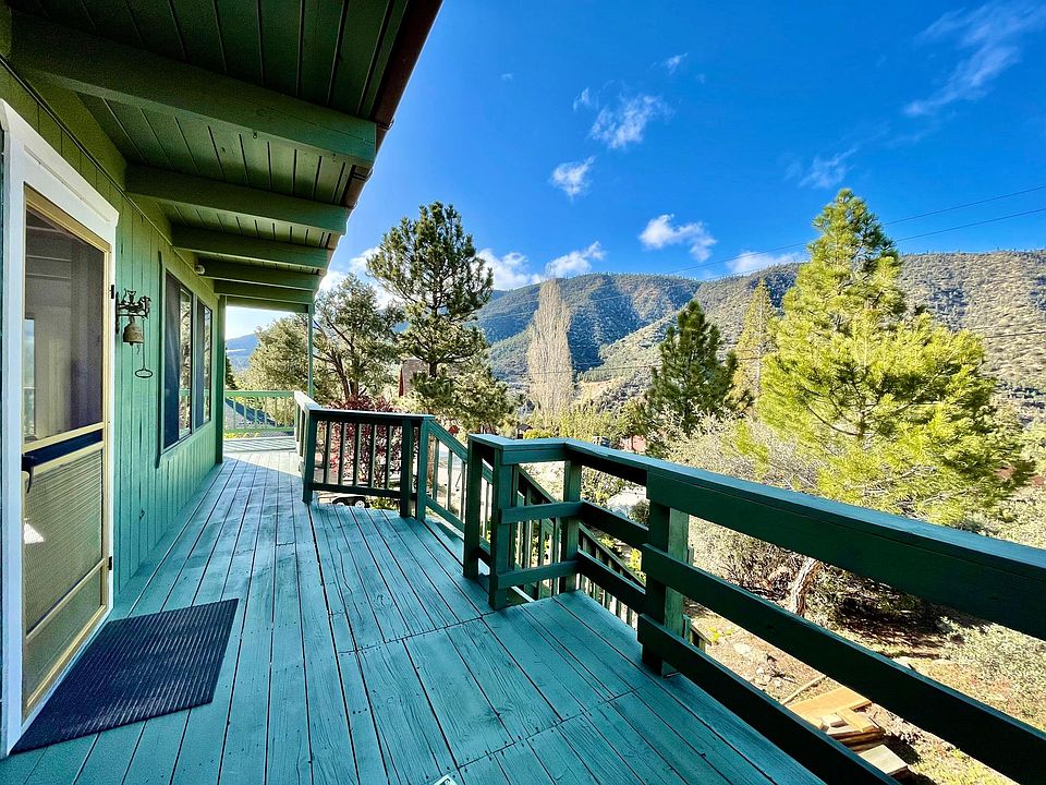 MAIN ENTRANCE BALCONY