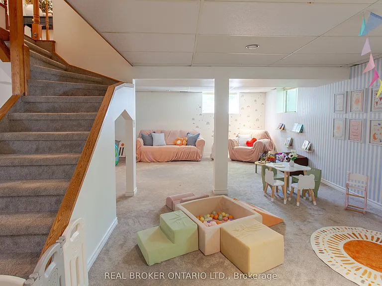 1880 Glen Oak Ln — Photo 16